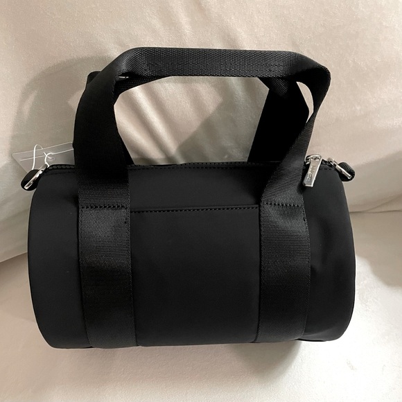 Lululemon NWT Knit Nylon Mini Barrel Duffle Crossbody Bag 5L Black - Picture 6 of 11